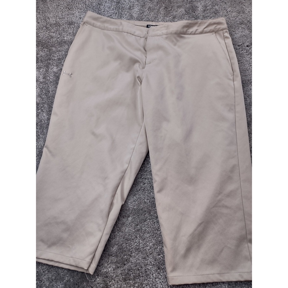 Under Armour Performance Three-quarter Shorts Size 10